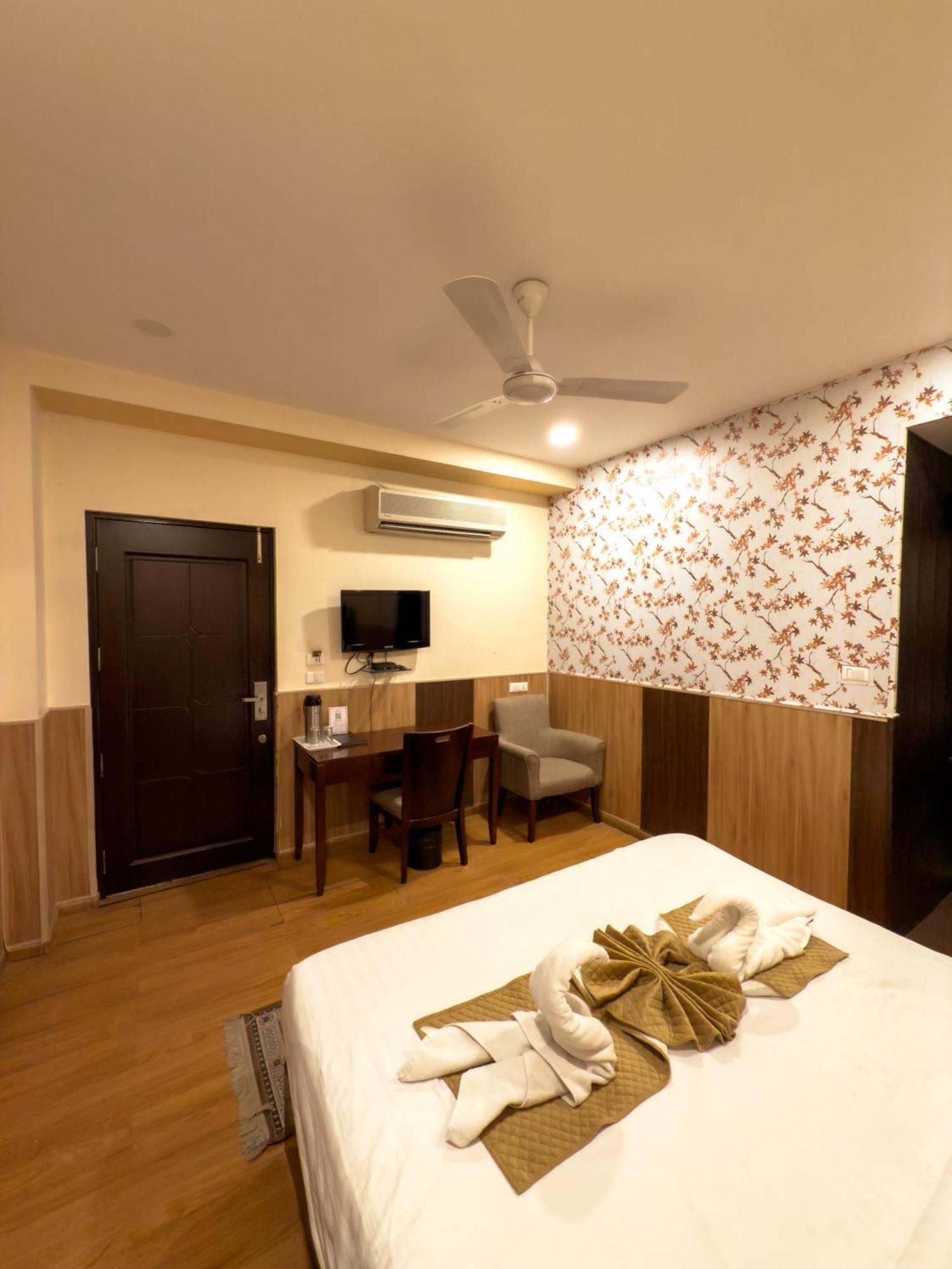 Hotel Royal Palm - A Budget Hotel In Udaipur Exterior photo