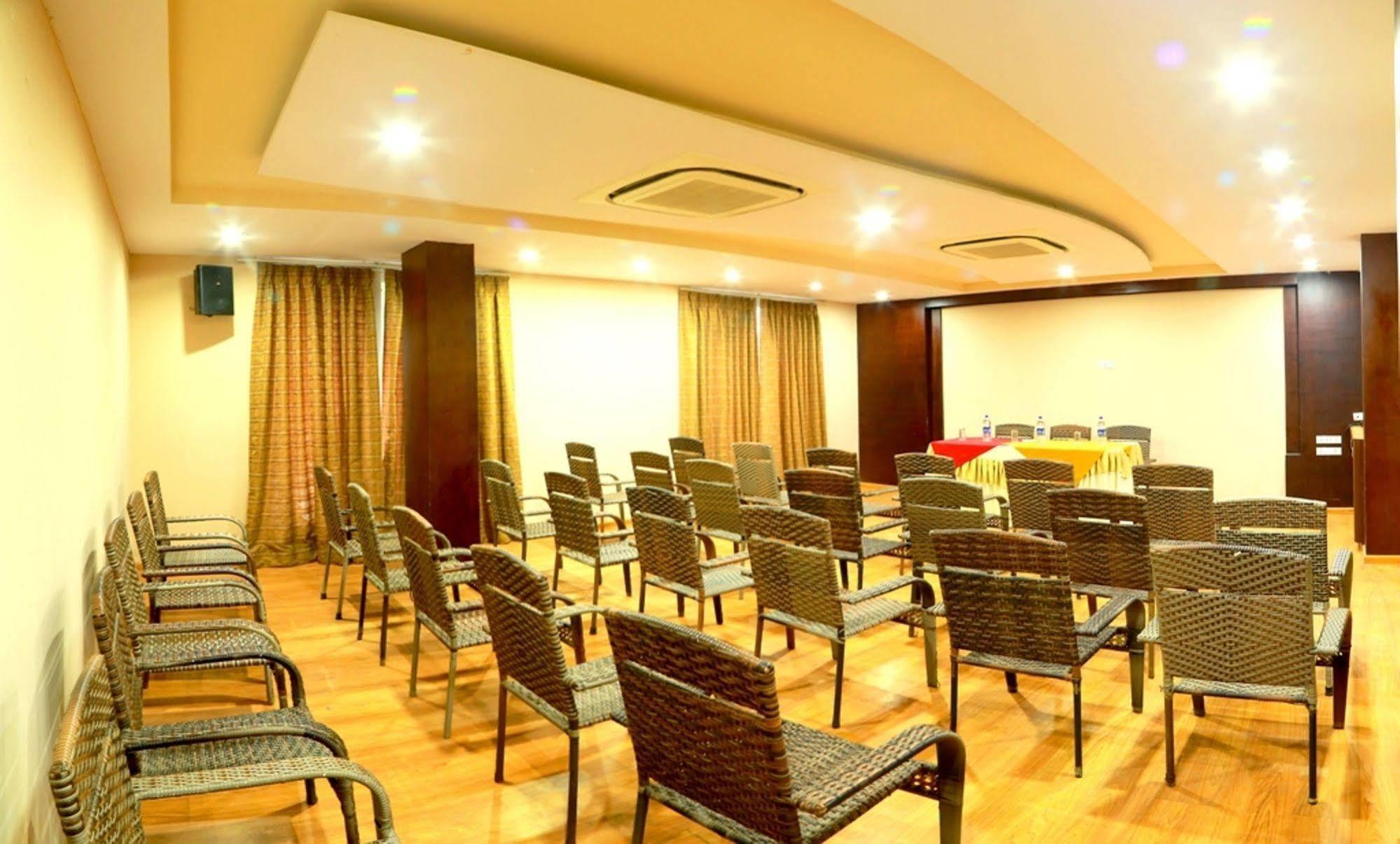 Hotel Royal Palm - A Budget Hotel In Udaipur Exterior photo