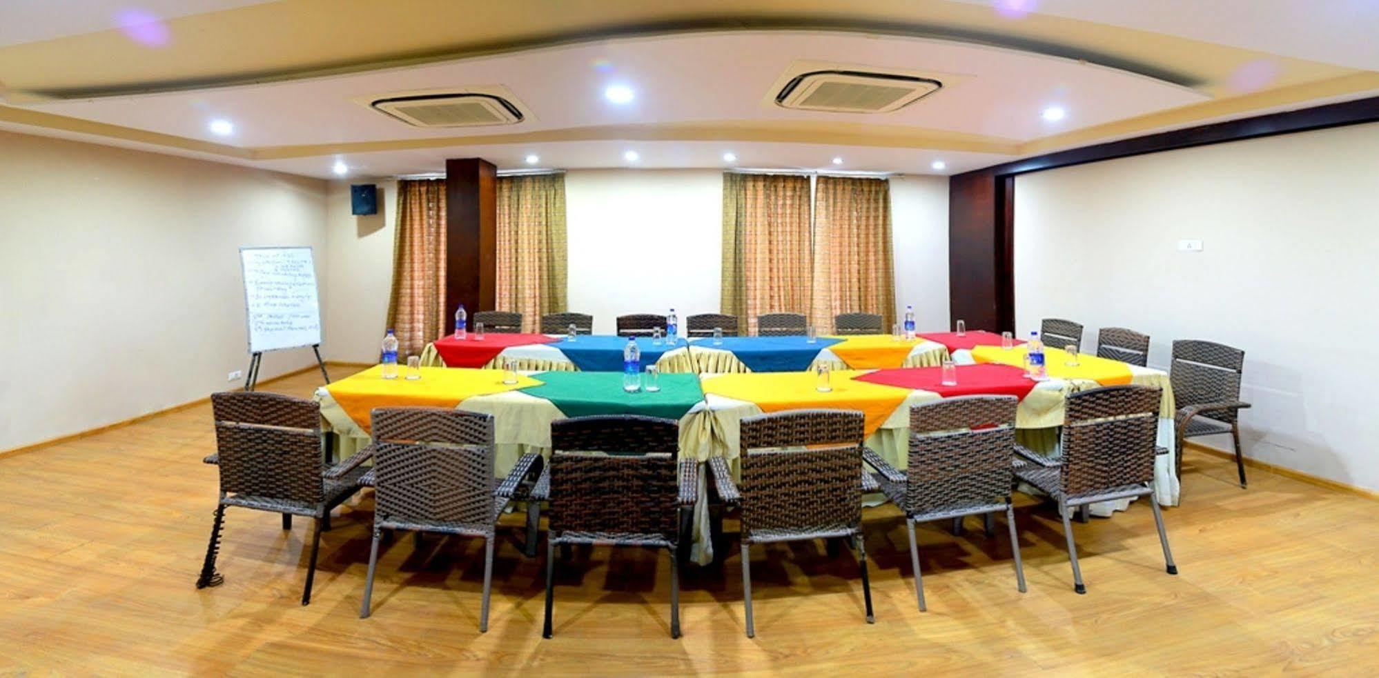 Hotel Royal Palm - A Budget Hotel In Udaipur Exterior photo